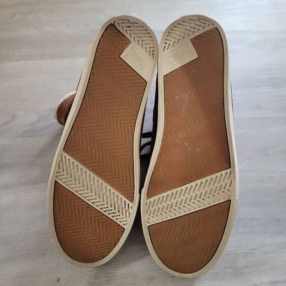 Toms size 8.5 Alpine water resistant leather dark brown suede ankle boot - Picture 3 of 7